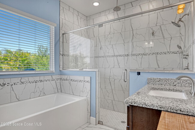 Building Photo - 4318 Lago Vis Dr