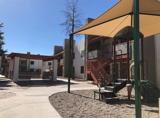 Building Photo - Move In Special $199  (Restrictions Apply)