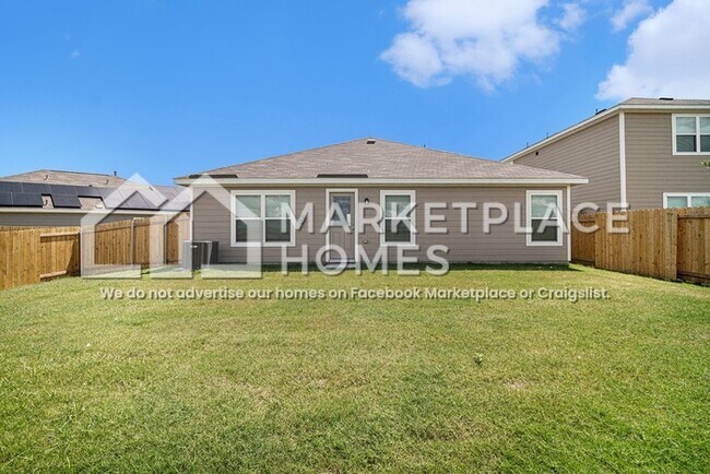 Building Photo - 904 Crimson Wolf Rd