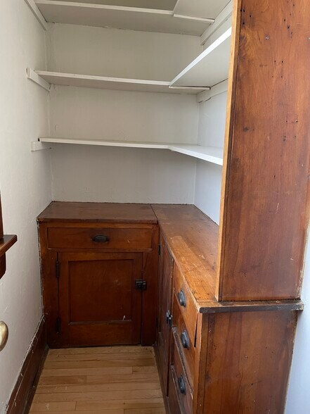 Pantry - 632 E Burleigh St