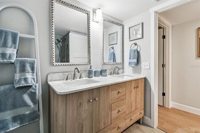 Building Photo - 8 Glencoe Pl