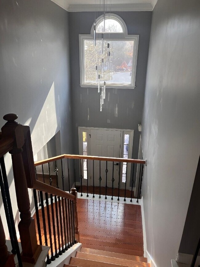 Building Photo - 925 Dogwood Park Dr