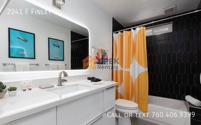 Building Photo - 2241 E Finley Rd