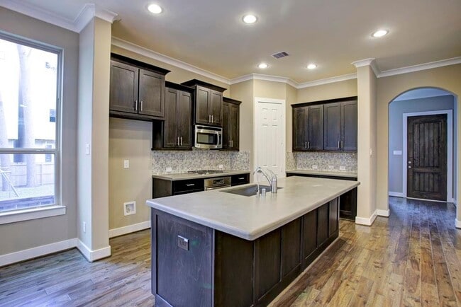 Building Photo - 1517 Hatcher Spring Ln