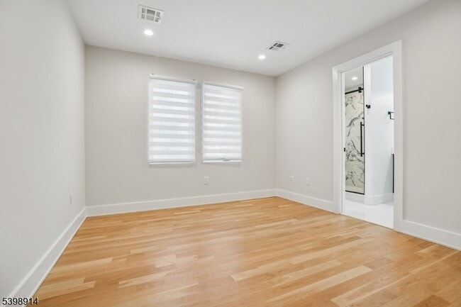 Building Photo - 30 Hemlock Terrace