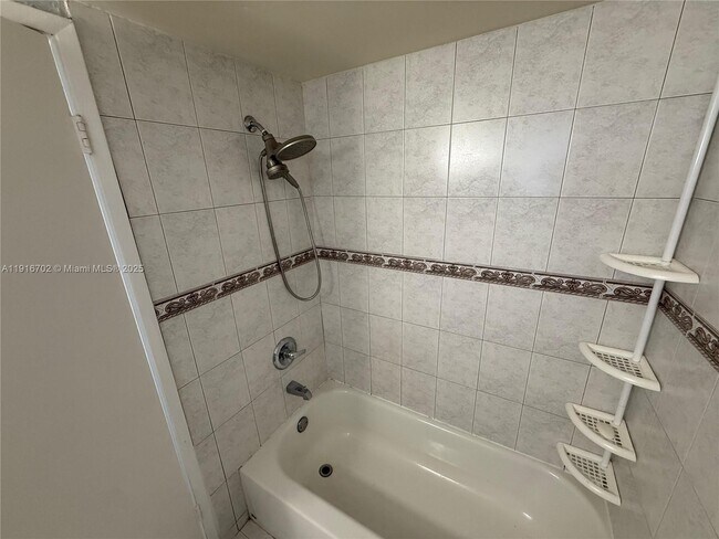 Building Photo - 310 Fontainebleau Blvd