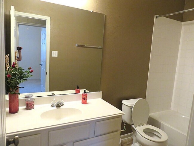 Building Photo - 2723 Calico Creek Ln