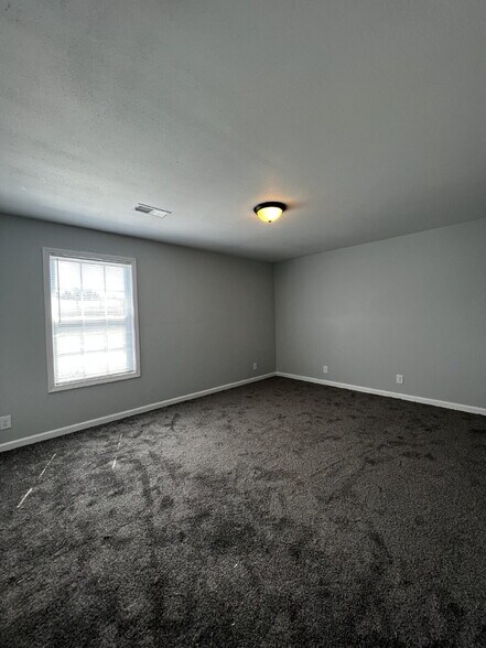 Building Photo - 374 JACK MILLER BLVD UNIT G - 2 Bd-1 BA Within 3 Miles to FT. Campbell's Main Gate!!!