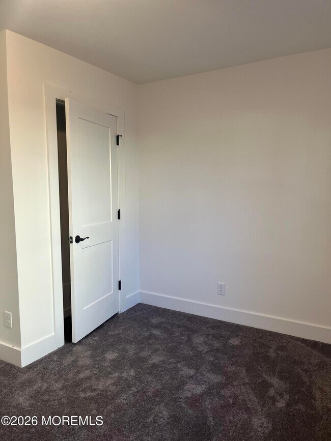 Building Photo - 17 Ward Ln