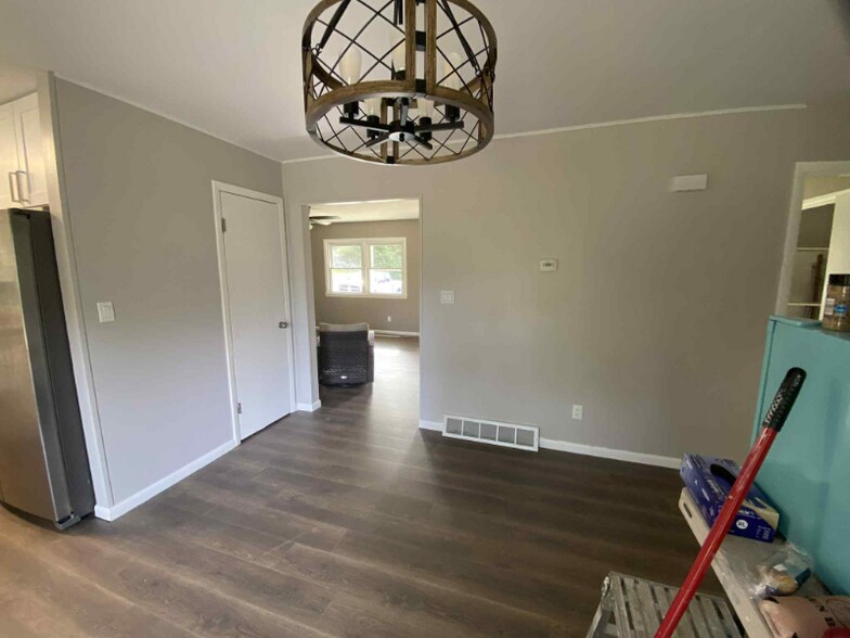 Building Photo - 412 Western Cir