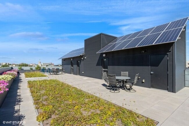 Building Photo - $1,699 | 1 Bedroom, 1 Bathroom Furnished A...