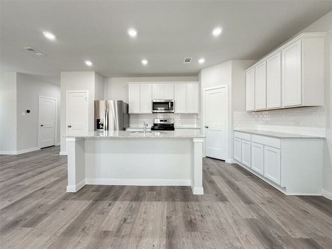 Building Photo - 7806 Alset Dr