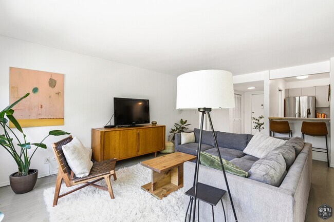 Building Photo - 5625 Green Valley Cir