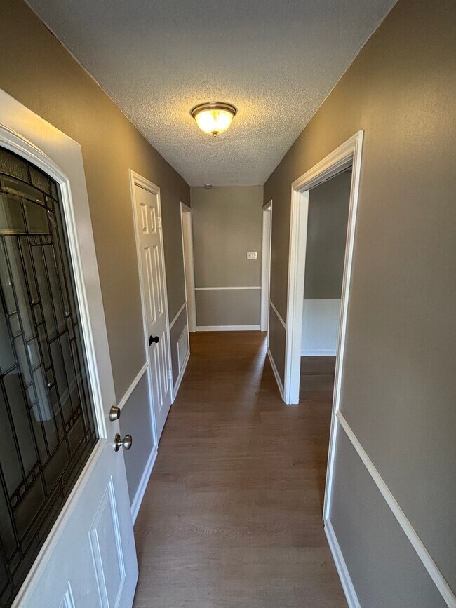 Building Photo - 4316 Aberdeen Dr