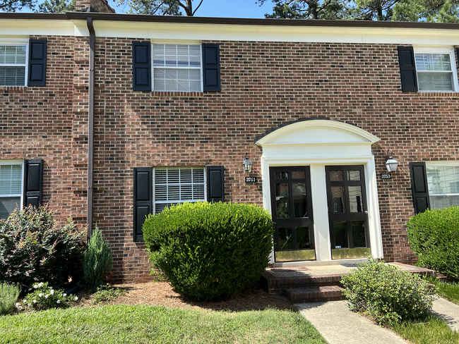 Primary Photo - 3751 Jamestown Cir