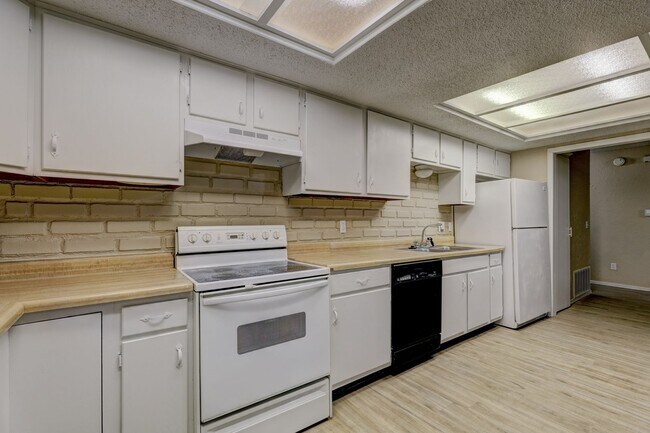Building Photo - Spacious 3 bedroom house in Norman