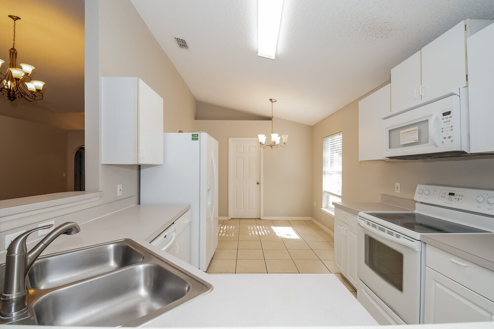 Building Photo - 2628 Cobblestone Forest Cir E