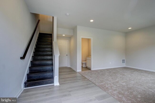 Building Photo - 14217 Travilah Rd