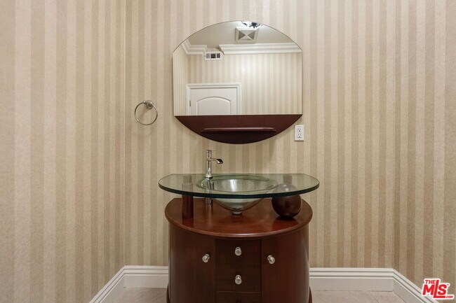 Building Photo - 5217 Etiwanda Ave