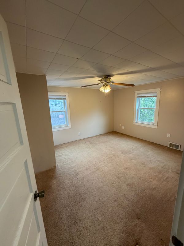 Building Photo - 20 N Pine St