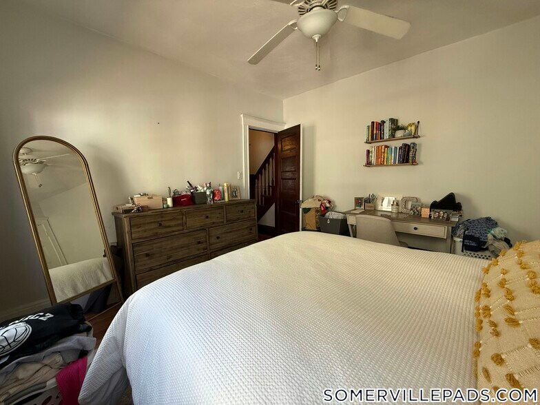 Building Photo - 10 Dickson St