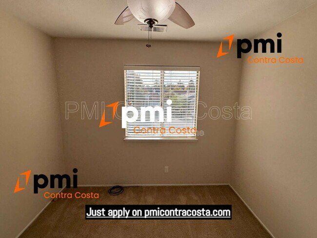 Building Photo - 974 Signal Ct