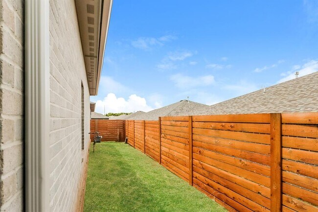 Building Photo - 11336 Paradise In Dr