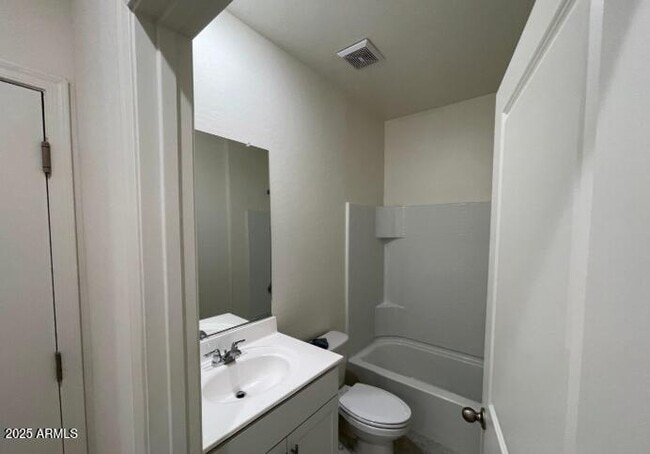 Building Photo - 19142 W Elm St