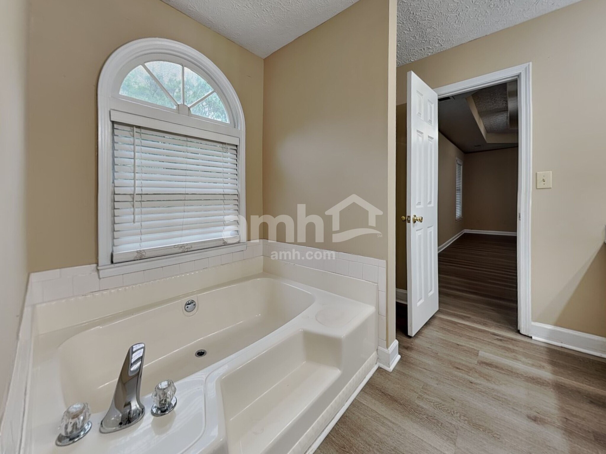 Building Photo - 4929 Harrington Pl