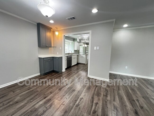 Building Photo - 13741 Willowridge Ave