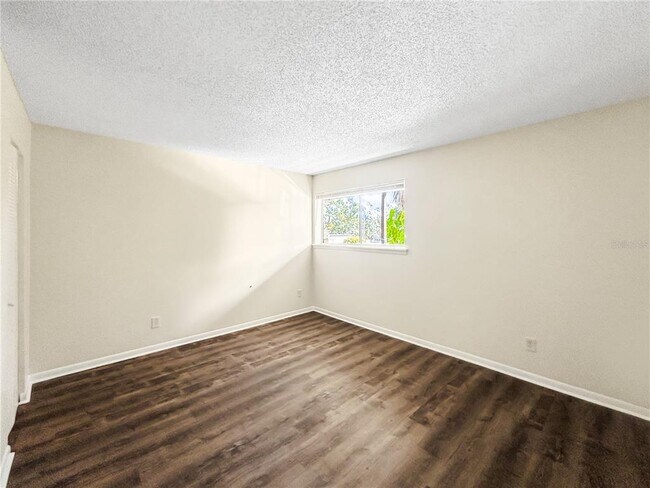 Building Photo - 6336 Newtown Cir