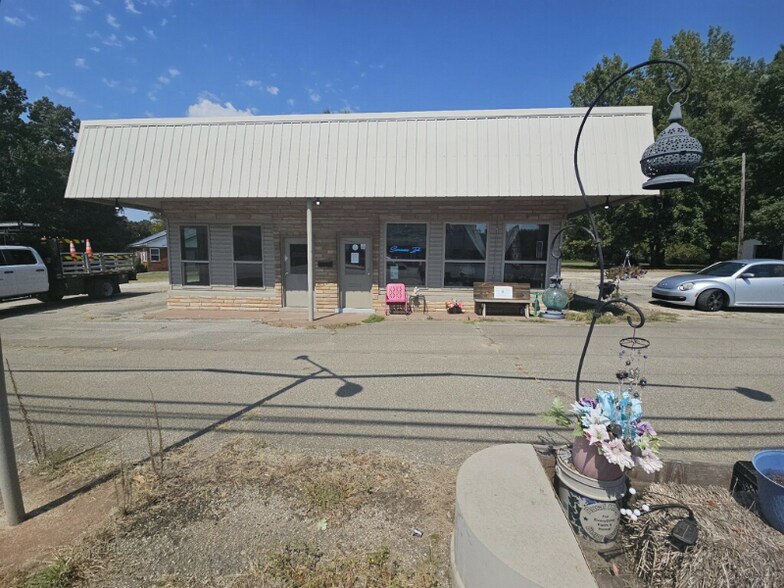 Primary Photo - 16195 Highland Dr