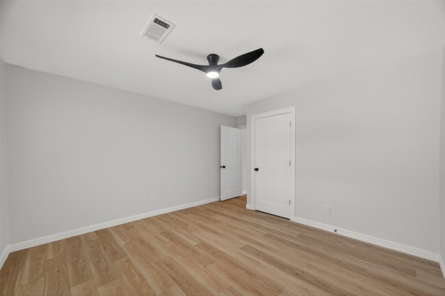 Building Photo - 11742 N Little John Cir