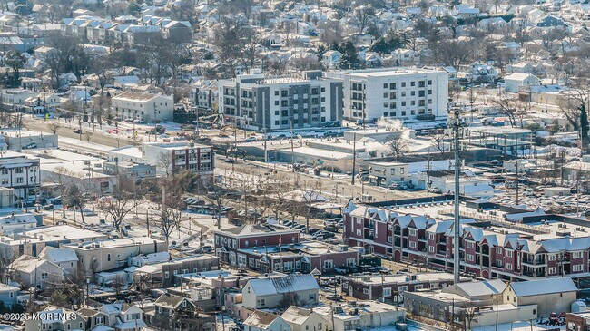 Building Photo - 31 Embury Ave