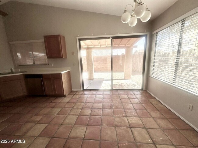 Building Photo - Charming 3 bedroom, 2 bath single story home with 2 car garage in Chandler