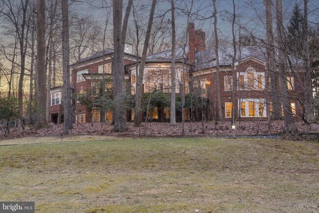 Building Photo - 8541 Old Dominion Dr