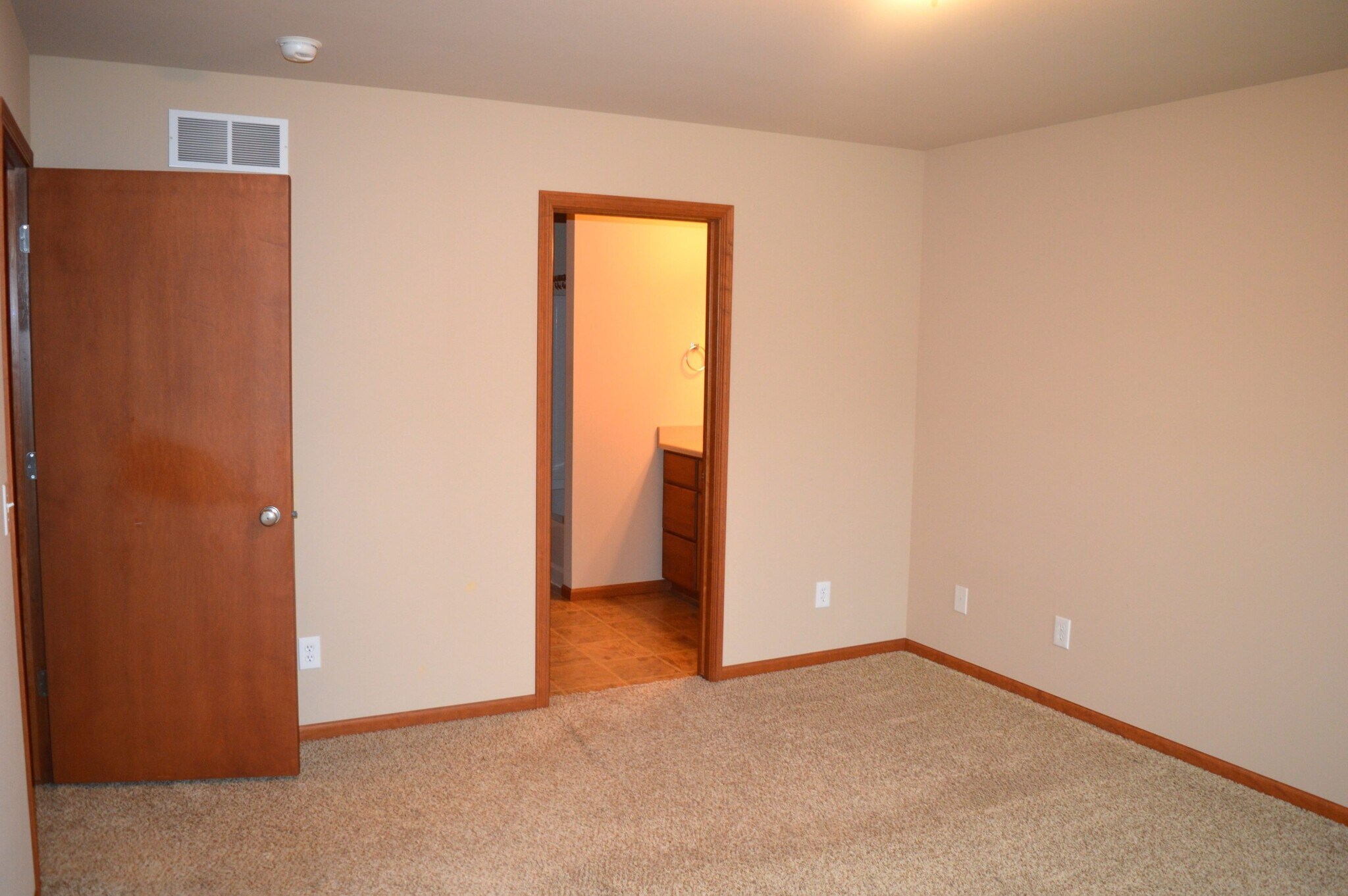 Building Photo - 708 Sundance Dr