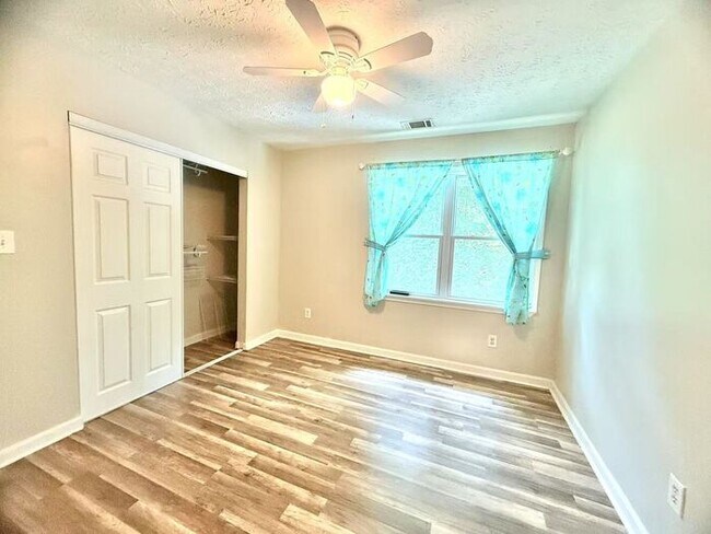 Building Photo - 2847 Ashbury Heights Rd