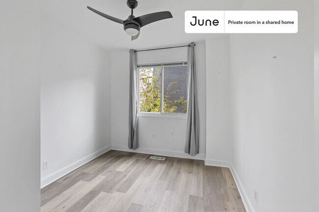 Building Photo - Room in Shared 5 bed/3.5 bath home