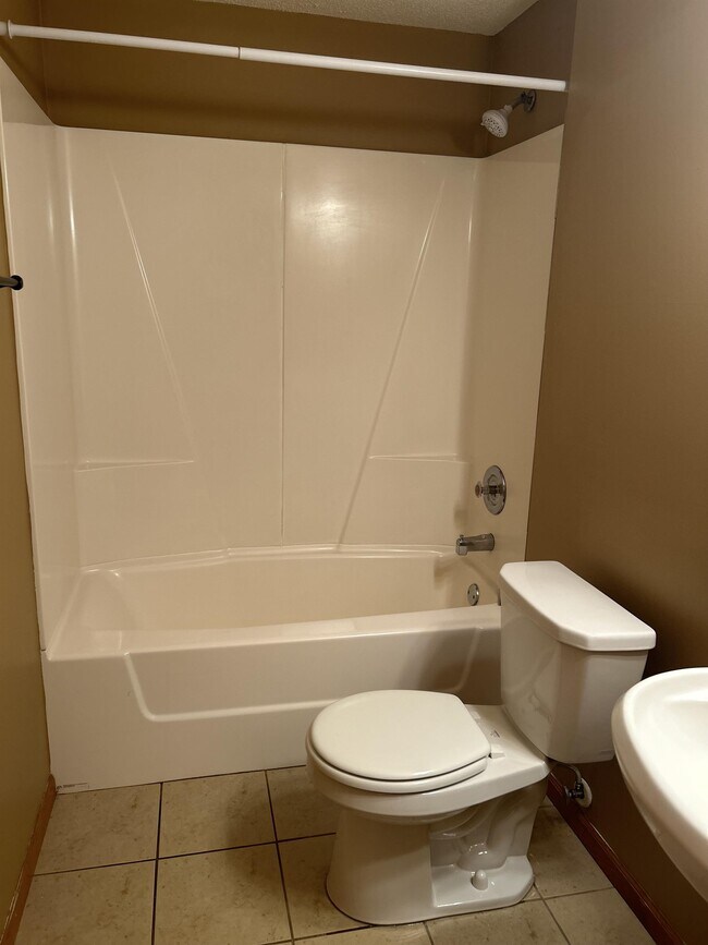 Building Photo - 9059 Oriole Ln