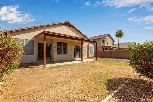 Building Photo - 1112 N Wade Dr
