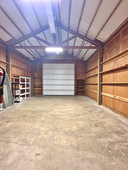 Building Photo - 1111 NE 112th Ave