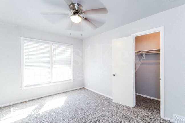 Building Photo - 4901 Staples Ave