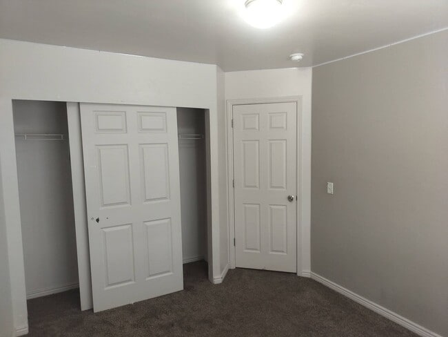Building Photo - 2128 W 2180 N