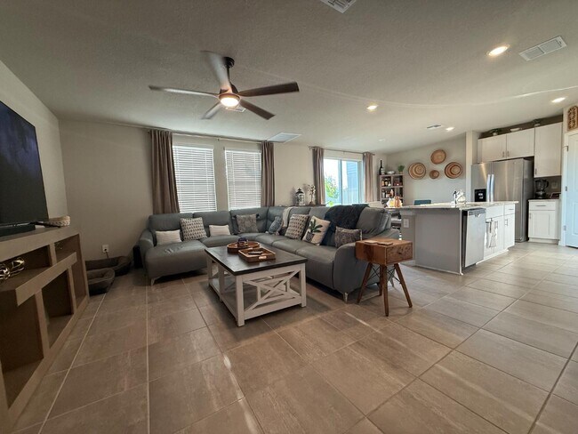 Building Photo - 3919 Radiant Mountain Dr