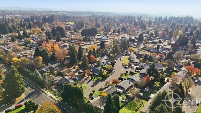 Building Photo - 1417 NW 98th Cir