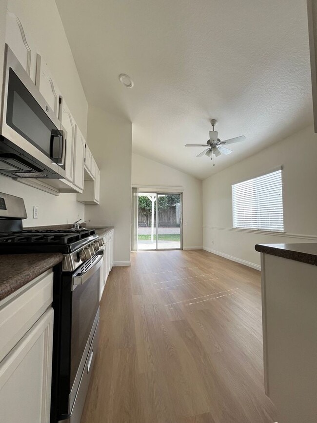 Building Photo - RECENTLY REFURBISHED  SINGLE STORY HOUSE W...