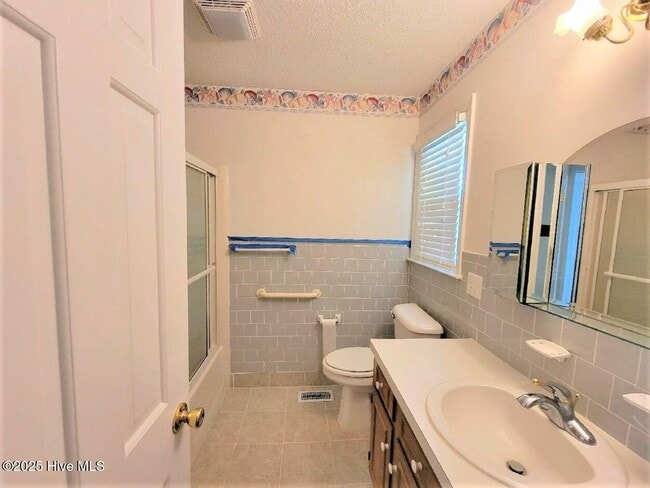 Building Photo - 304 Beech Ln