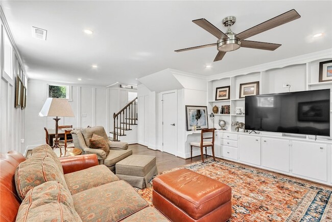 Building Photo - 405 Playground Rd