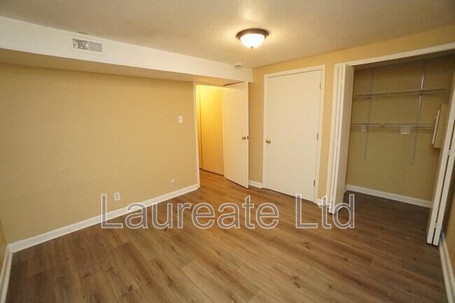 Building Photo - 13928 E Utah Cir